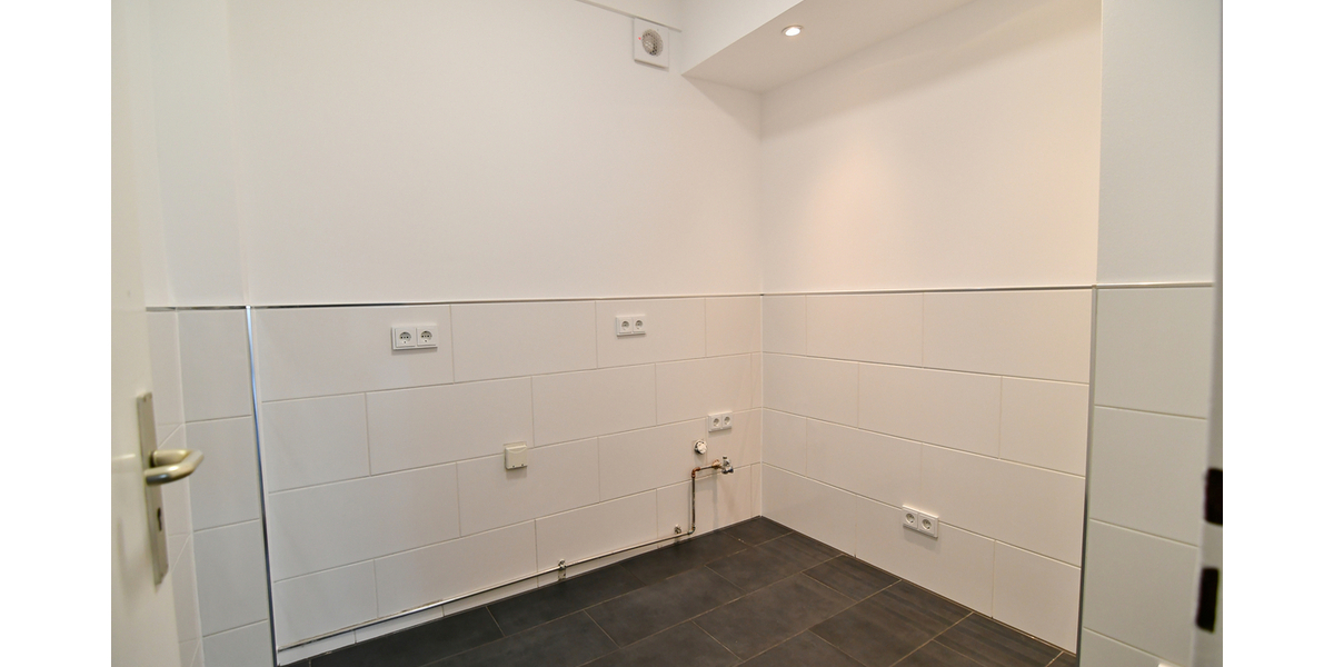 Ein bis drei Räume, Empfang, WC + Teeküche... frisch renoviert extra für Sie! - Gewerbeobjekt Frankfurt Gutleutviertel | Angebot:26339465