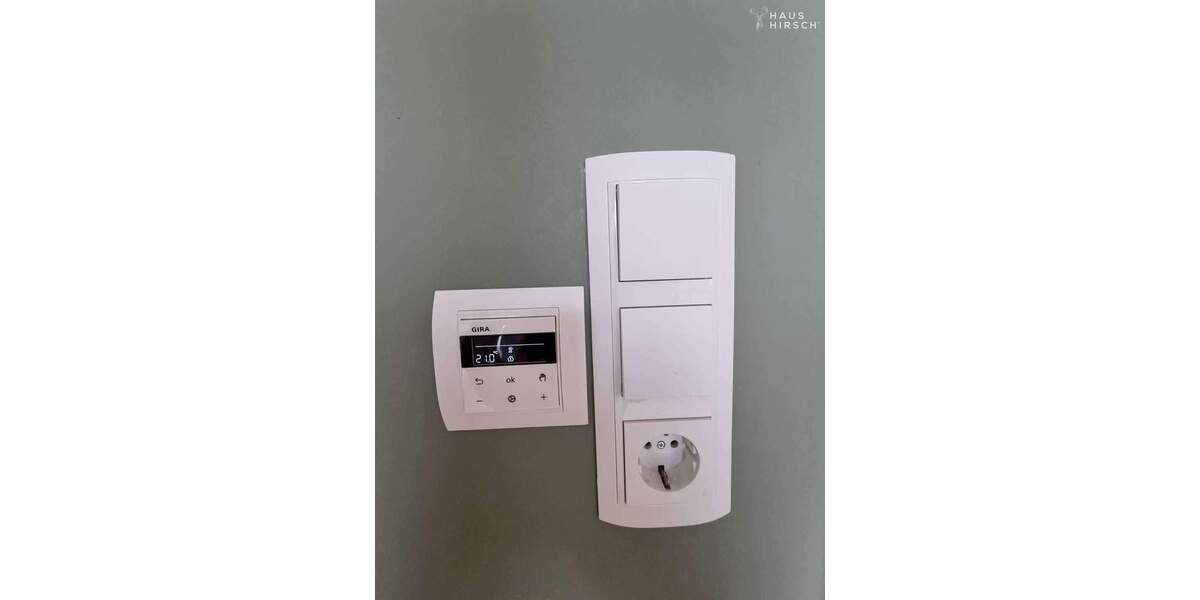 sehr geschmackvoll möbilierte, kernsanierte Wohnung in grüner Lage von Frankfurt 4 zimmer