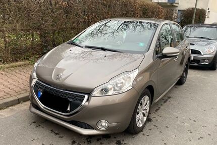 Peugeot 208 233.000 km 3.600 &euro; Frankfurt 60488