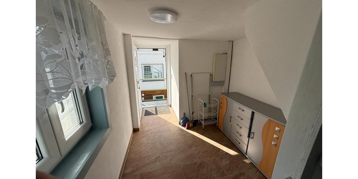 Dachgeschoßwohnung Oberursel (Taunus) - 4 Zimmer, 100 m&sup2;, 1.200&euro; | Angebot:25295601