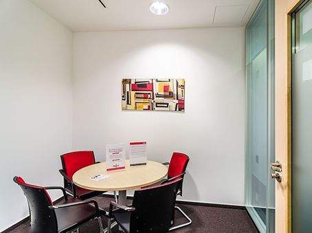 Büroraum L im Messeturm - flexibel, möbliert, Skyline-Blick zimmer