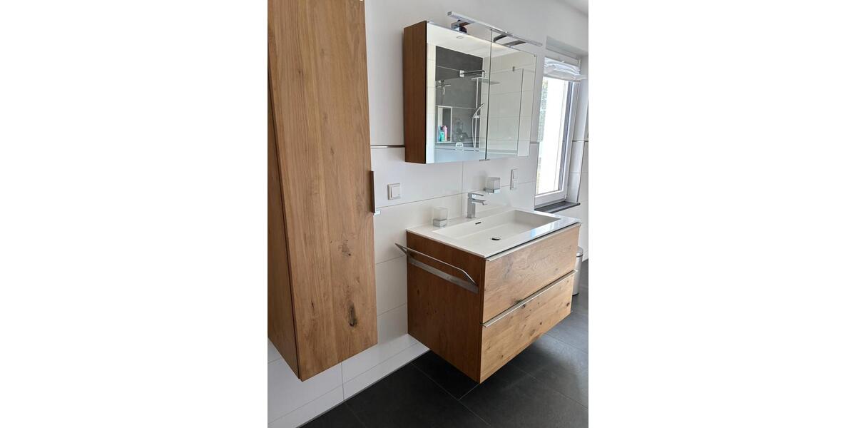 Provisionsfreie Exkl.Wohnung mit edler Ausstattung im 3Familienha 4 zimmer