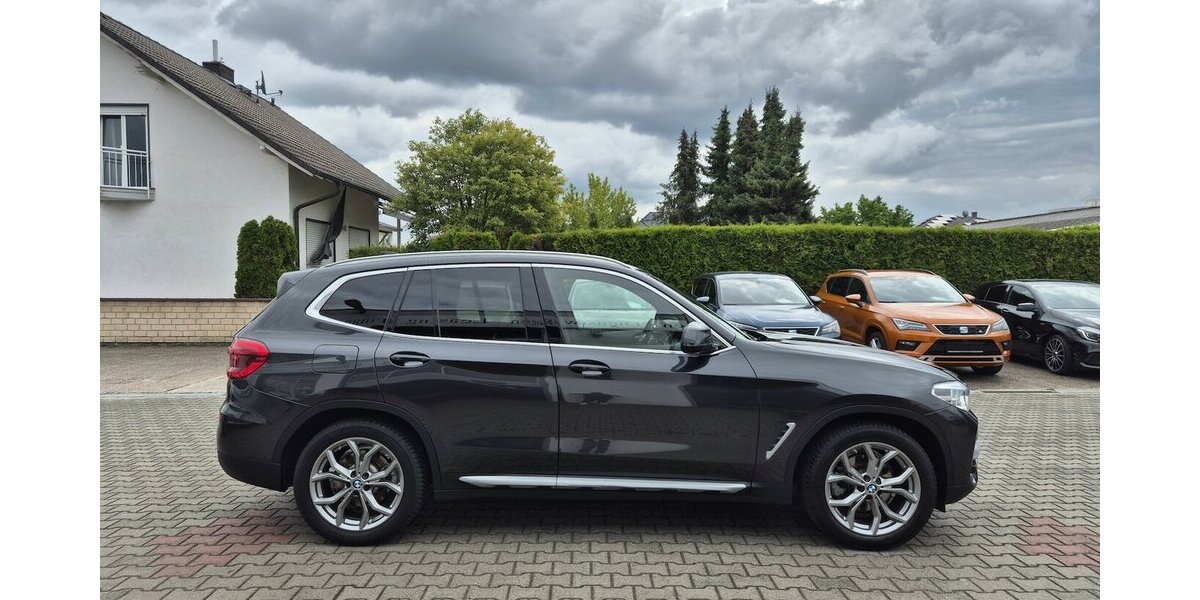 BMW X3 xDrive 20 i xLine, HUD, Kamera, Ambientebeleuch 69.700 km 23.790 &euro; Rodgau 63110