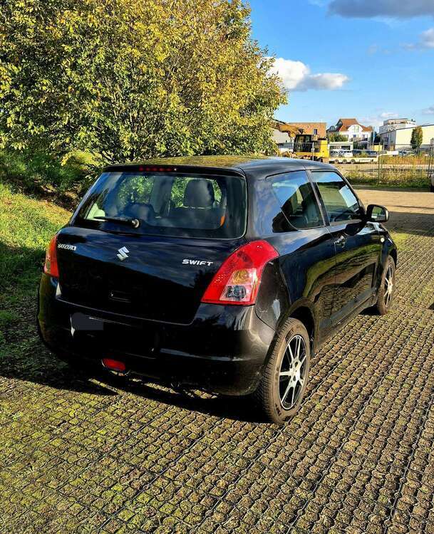 Suzuki Swift 193.000 km 1.100 € Frankfurt am Main 60437
