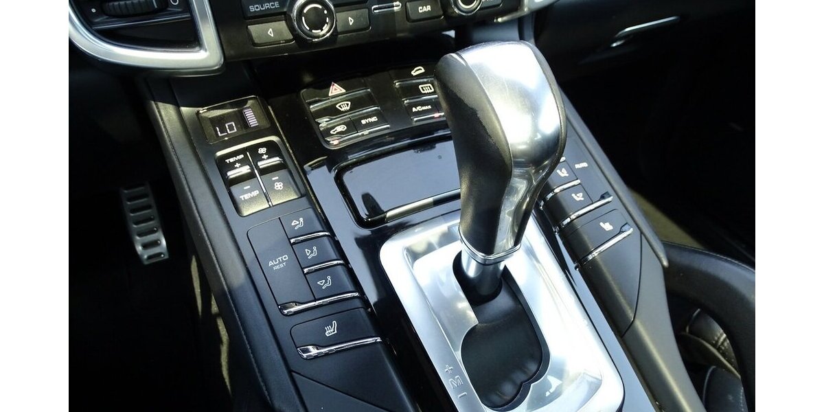 Porsche Cayenne S 4,2l Diesel Pano, Navi, 21 Zoll, Standhe 229.443 km 23.490 &euro; Rodgau 63110