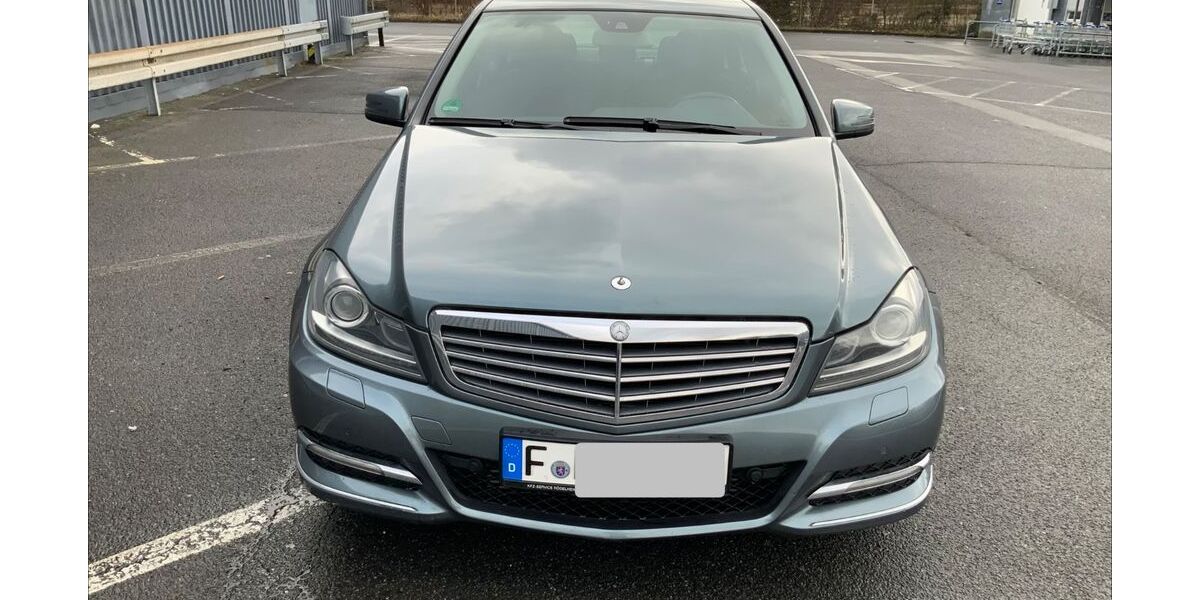 Mercedes-Benz C 250 196.000 km 9.200 &euro; Frankfurt am Main 60439