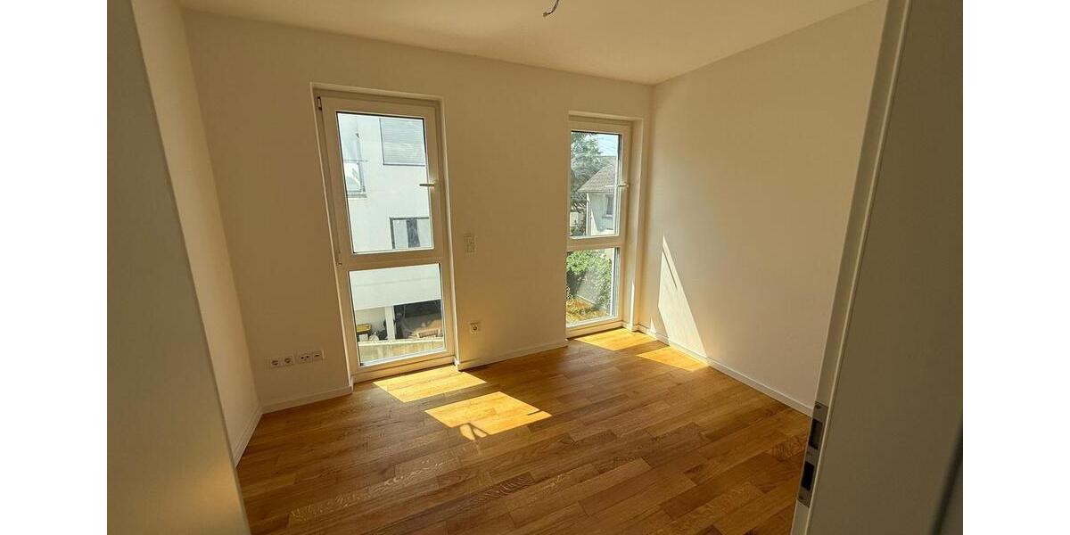 Doppelhaushälfte Frankfurt am Main West - 4 Zimmer, 113 m&sup2;, 2.300&euro; | Angebot:26093726