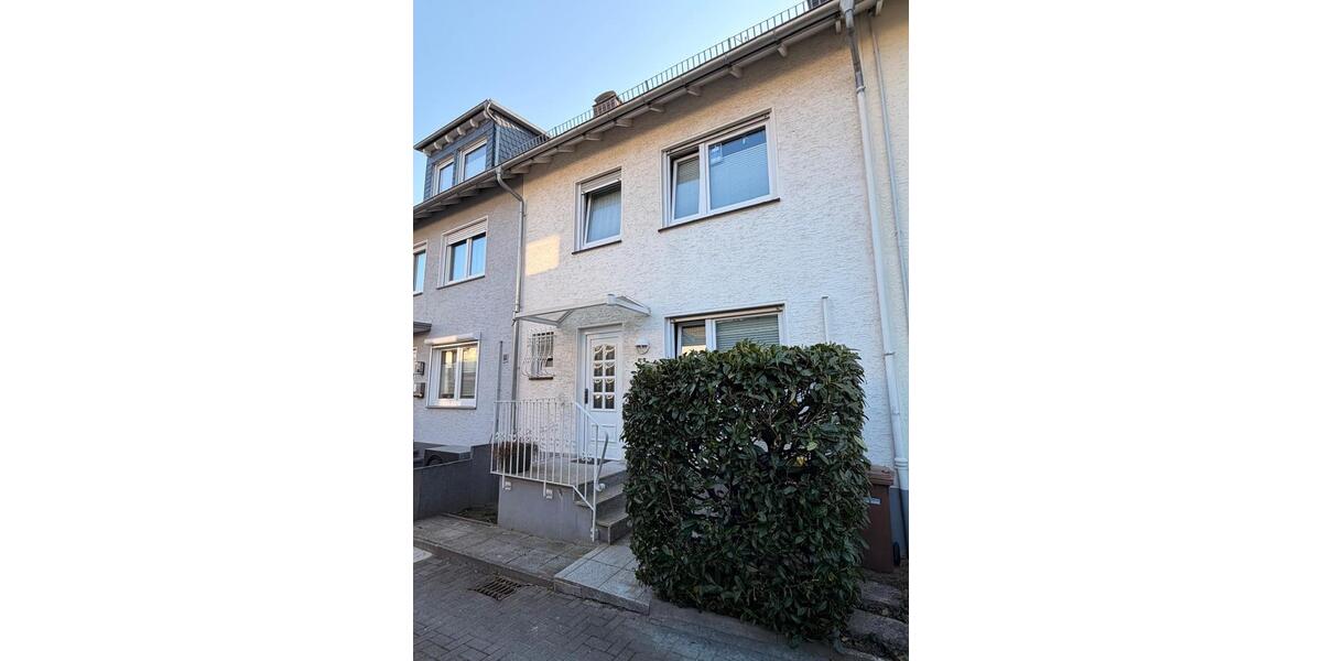 Reihenhaus Kronberg im Taunus - 5 Zimmer, 145 m&sup2;, 2.400&euro; | Angebot:25854922