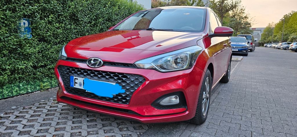 Hyundai i20 50.000 km 8.690 &euro; Frankfurt 60438