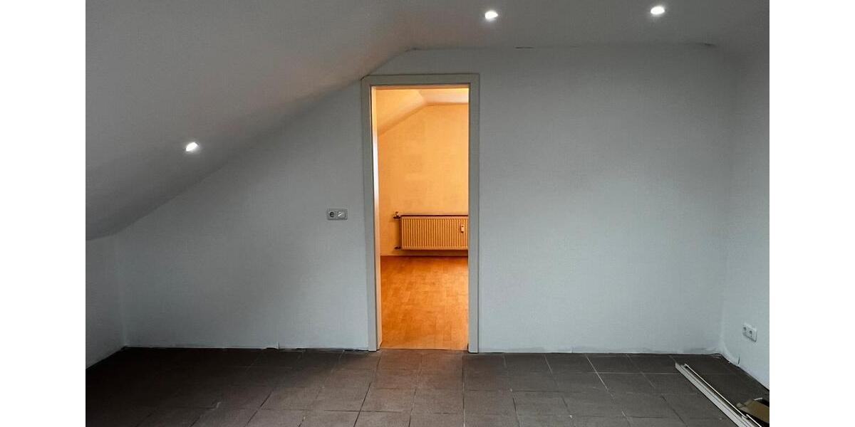 Dachgeschosswohnung 2 Zimmer 2 zimmer