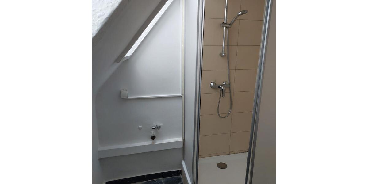 Dachgeschoßwohnung Frankfurt am Main Schwanheim - 2 Zimmer, 48 m&sup2;, 700&euro; | Angebot:26407665