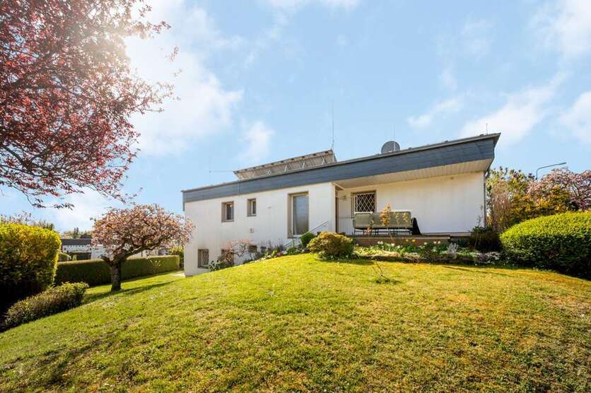 Haus zum Kaufen in Wiesbaden 985.000 € 200.37 m²
