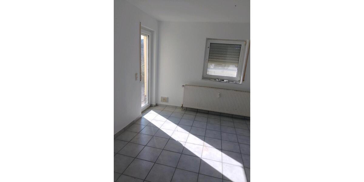 Etagenwohnung Langenselbold - 3 Zimmer, 80 m&sup2;, 900&euro; | Angebot:25613931