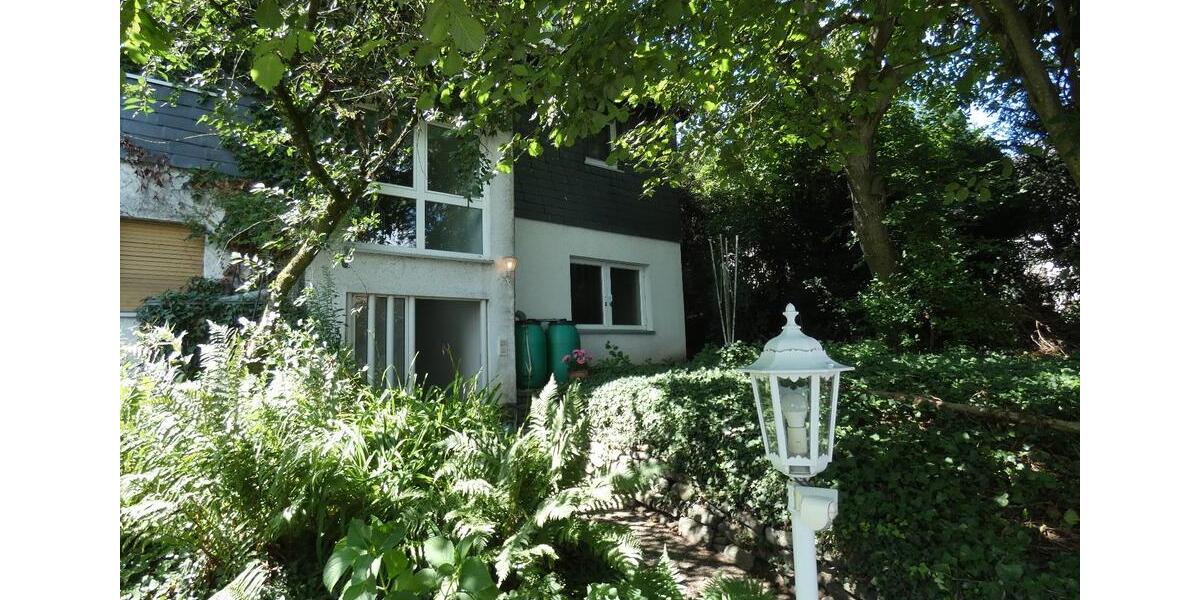 Dachgeschoßwohnung Niedernhausen - 3.5 Zimmer, 81 m&sup2;, 235.000&euro; | Angebot:24626402