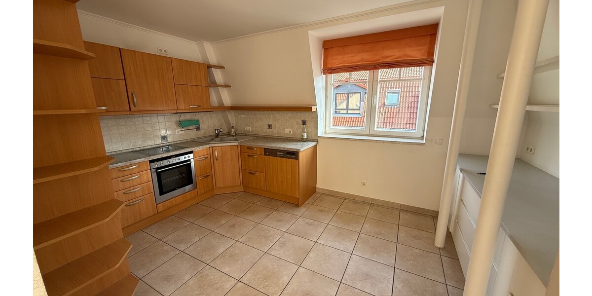 Hofheim: Seniorenresidenz mit Penthousefeeling! Charmante 3-Zimmerwohnung in zentraler Lage - Etagenwohnung Hofheim | Angebot:25539425