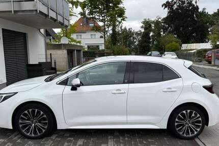 Toyota Corolla 43.000 km 23.600 &euro; Kelsterbach 65451