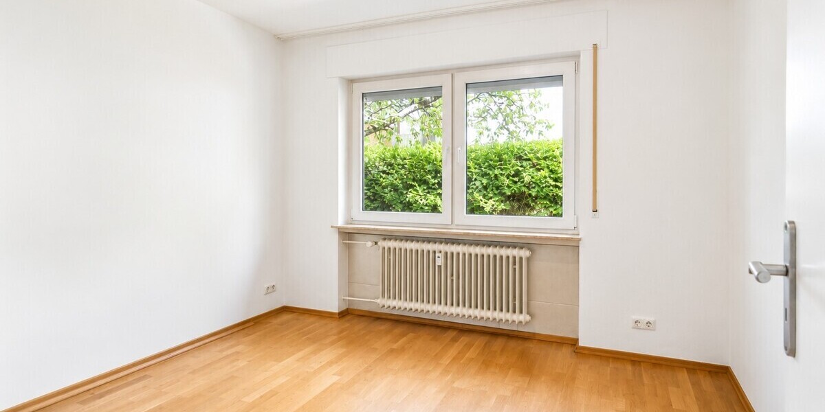 Großes Familienhaus am Sonnenhang mit Doppelgarage - Einfamilienhaus Eppstein | Angebot:27120640