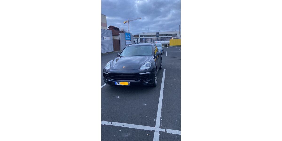 Porsche Cayenne 270.000 km 26.900 &euro; Offenbach 63071
