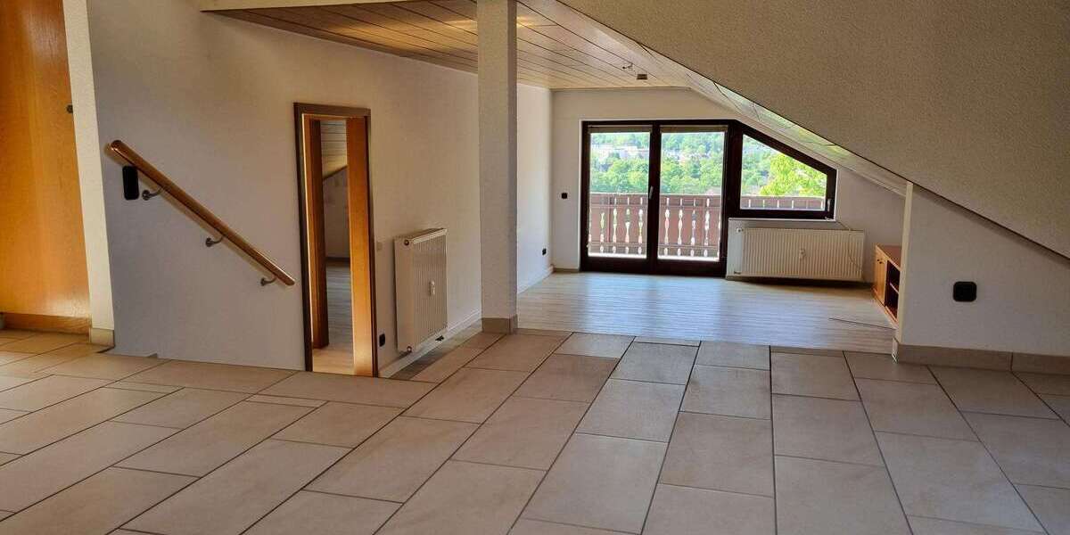 Etagenwohnung Wiesbaden Bierstadt - 3 Zimmer, 86 m&sup2;, 930&euro; | Angebot:26828685