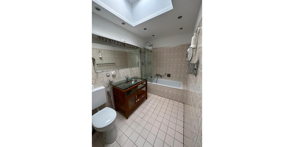 Bis Nov 26 - Einfamilienhau, Garage& Garten in Frankfurt Harheim 5 zimmer