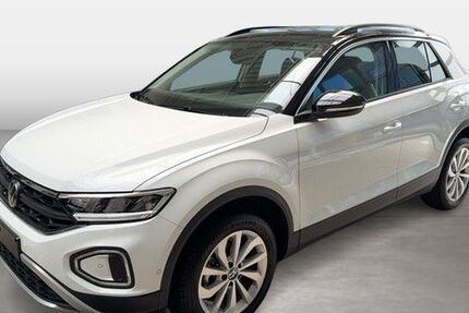 VW T-Roc 8.708 km 27.580 &euro; Frankfurt am Main 60528
