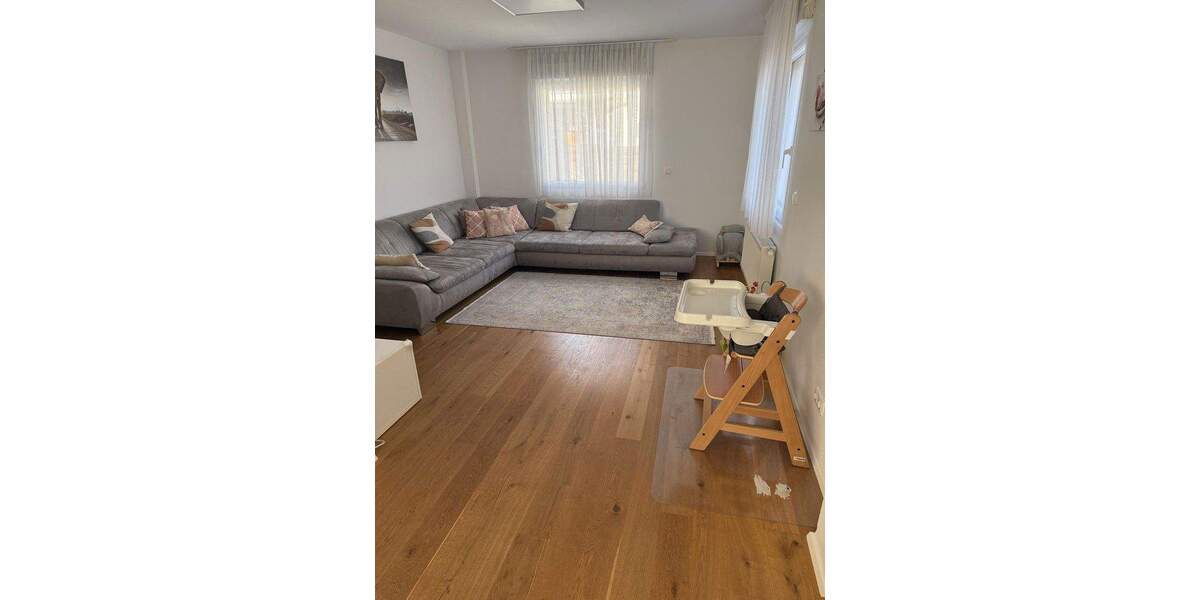 Gemütliches und gepflegtes Einfamilienhaus mit einem kleinen Hof! 6 zimmer