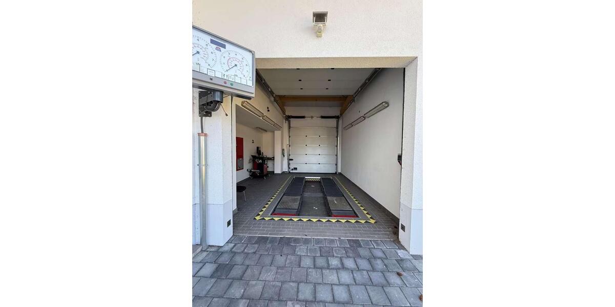 Ihr eigener TÜV-Stützpunkt – voll ausgestattet, sofort startklar in Top-Lage! zimmer