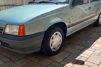 Opel Kadett 81.000 km 4.350 &euro; Egelsbach 63329