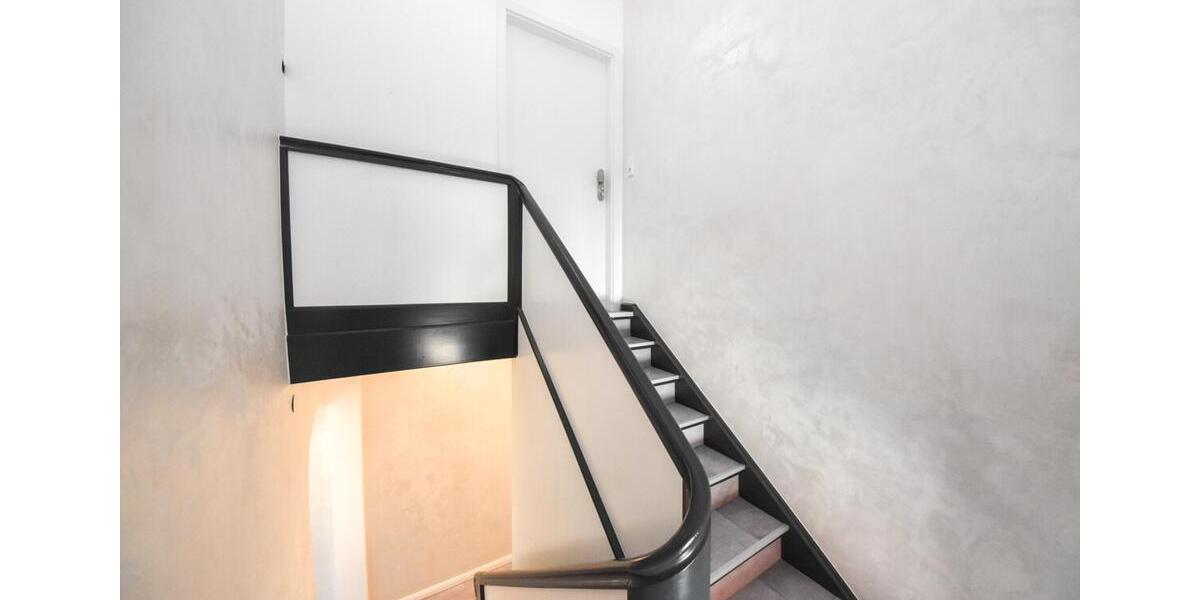 DIETZ: SANIERTE 4-Zimmer-Wohnung - 1. Obergeschoss im 2-Familienhaus! 12 Garage + 2 PKW-Außenplätze zimmer