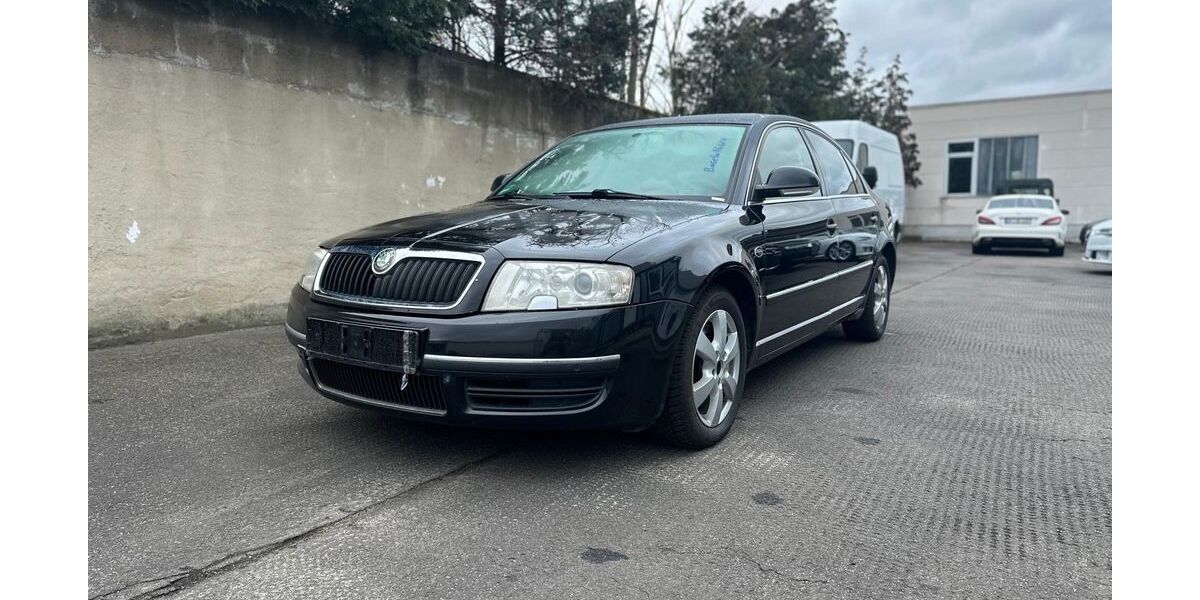 Skoda Superb 210.000 km 4.290 &euro; Hainburg 63512