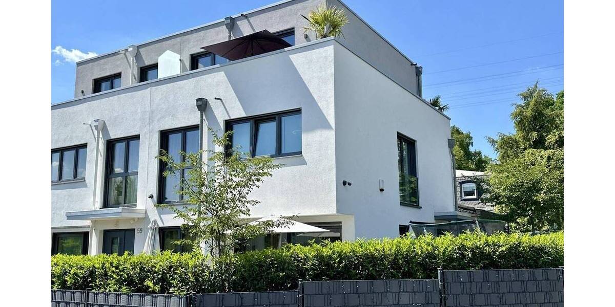 Luxuriöse Doppelhaushälfte mit exklusiver Ausstattung und Garage - OF-Buchrainviertel! 7 zimmer