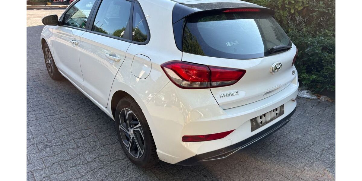 Hyundai i30 183.188 km 9.342 &euro; Frankfurt am Main 60389