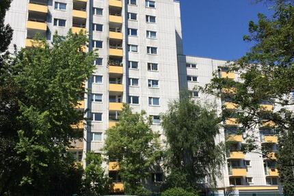 3-Zimmer Wohnung mit Balkon im 5. OG in Frankfurt-Nied 3 zimmer