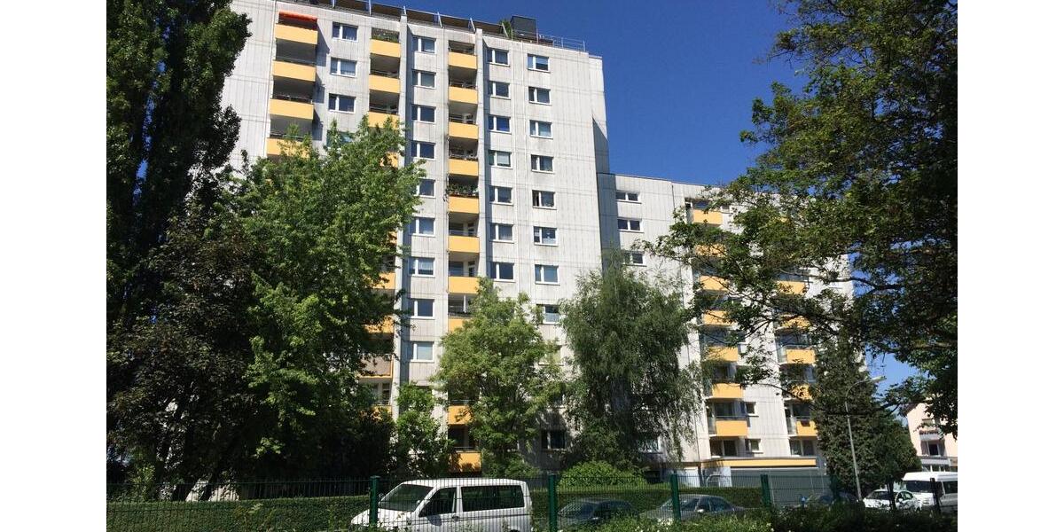 3-Zimmer Wohnung mit Balkon im 5. OG in Frankfurt-Nied 3 zimmer