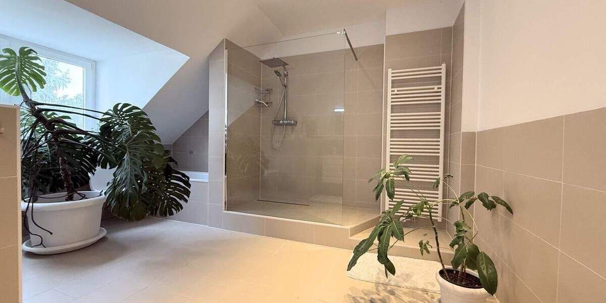 Etagenwohnung Frankfurt am Main Höchst - 3 Zimmer, 92 m&sup2;, 1.850&euro; | Angebot:25769232