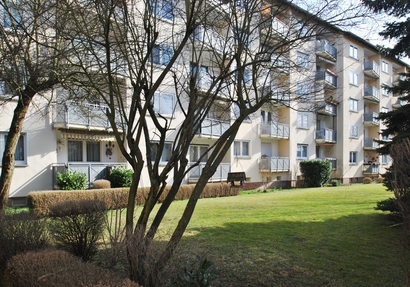 Frankfurt-Eschersheim: Charmante 3-Zimmer-Wohnung mit Balkon und Garage (optional!) 3 zimmer