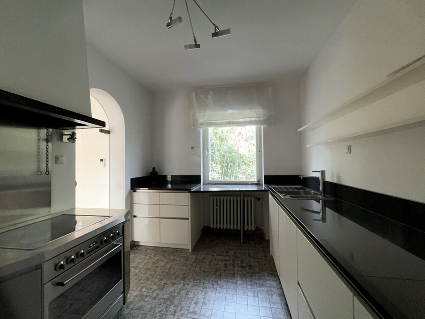 *Bungalow in ruhiger Wohnlage mit Erweiterungs- oder Neubaupotenzial*