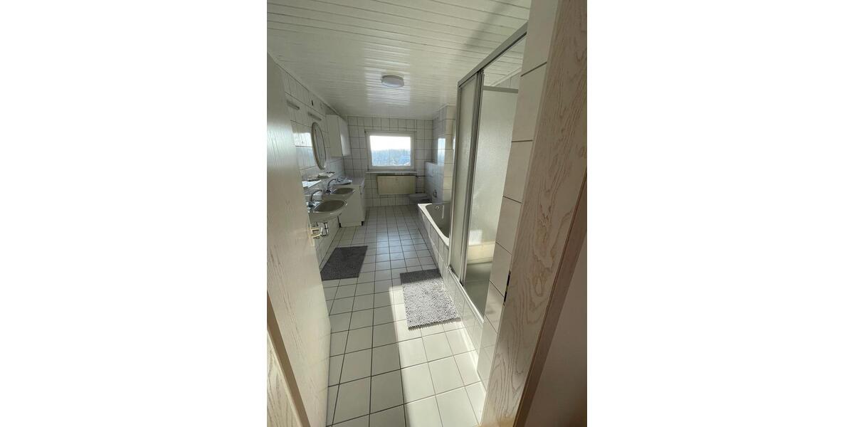 Dachgeschoßwohnung Königstein im Taunus - 4 Zimmer, 170 m&sup2;, 1.700&euro; | Angebot:24488324