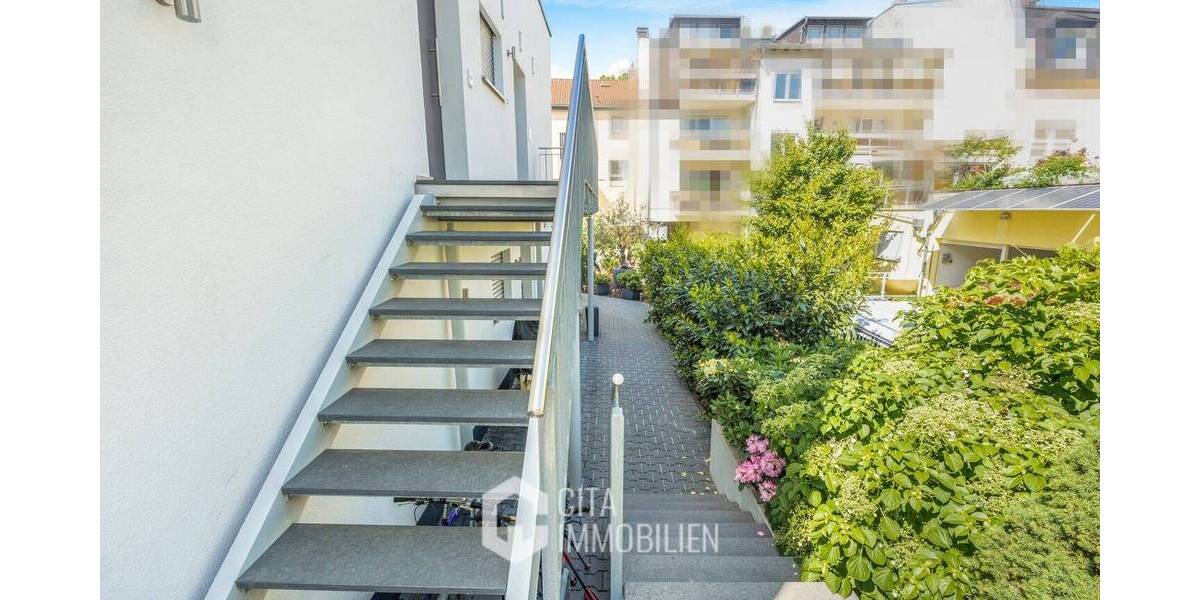 Mehrfamilienhaus, Wohnhaus Frankfurt am Main Nieder-Eschbach - 7 Zimmer, 270 m&sup2;, 1.790.000&euro; | Angebot:23521599