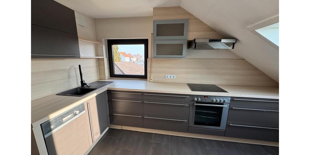 Klimatisierte 4-Zimmer-Dachgeschosswohnung 4 zimmer