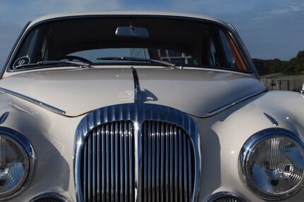 Jaguar Daimler 77.000 km 15.799 &euro; Frankfurt 60385