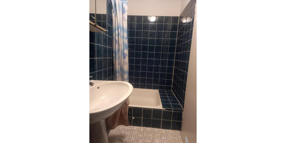 Dachgeschoßwohnung Frankfurt am Main Schwanheim - 1 Zimmer, 15 m&sup2;, 355&euro; | Angebot:26563540