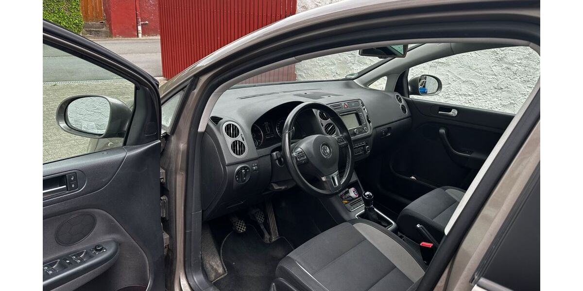 VW Golf Plus 225.000 km 4.999 &euro; Usingen 61250