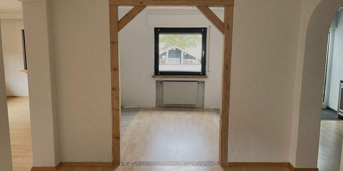 Mehrfamilienhaus, Wohnhaus Bischofsheim - 8 Zimmer, 229 m&sup2;, 695.000&euro; | Angebot:25768288