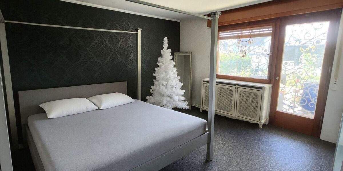 Großes Einfamilienhaus mit Einliegerbereich - ideal für Wohnen & Arbeiten unter einem Dach 8 zimmer