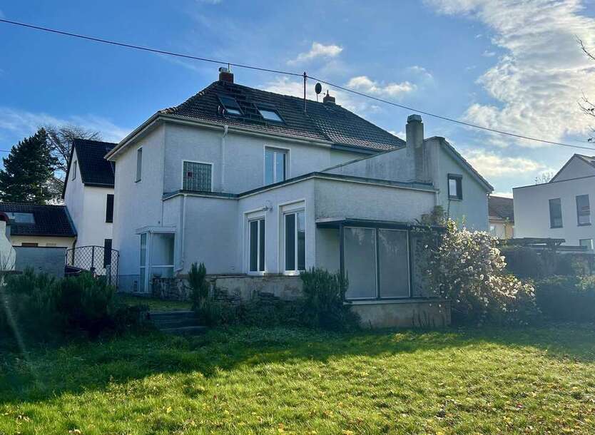 Haus zum Kaufen in Wiesbaden Biebrich 645.000 € 145 m²