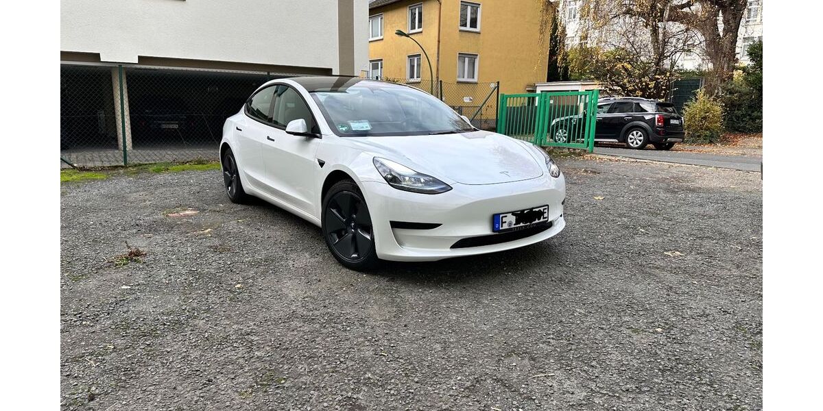 Tesla Model 3 25.000 km 26.500 &euro; Frankfurt am Main 60322