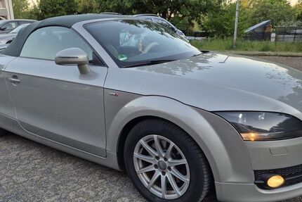 Audi TT 220.000 km 8.600 &euro; Langen 63225