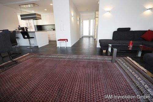 Einfamilienhaus Niederdorfelden - 7 Zimmer, 210 m&sup2;, 3.100&euro; | Angebot:24401392