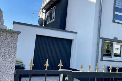 Luxus trifft Gemütlichkeit – Einfamilienhaus mit Sauna & Wintergarten in Frankfurt 5 zimmer